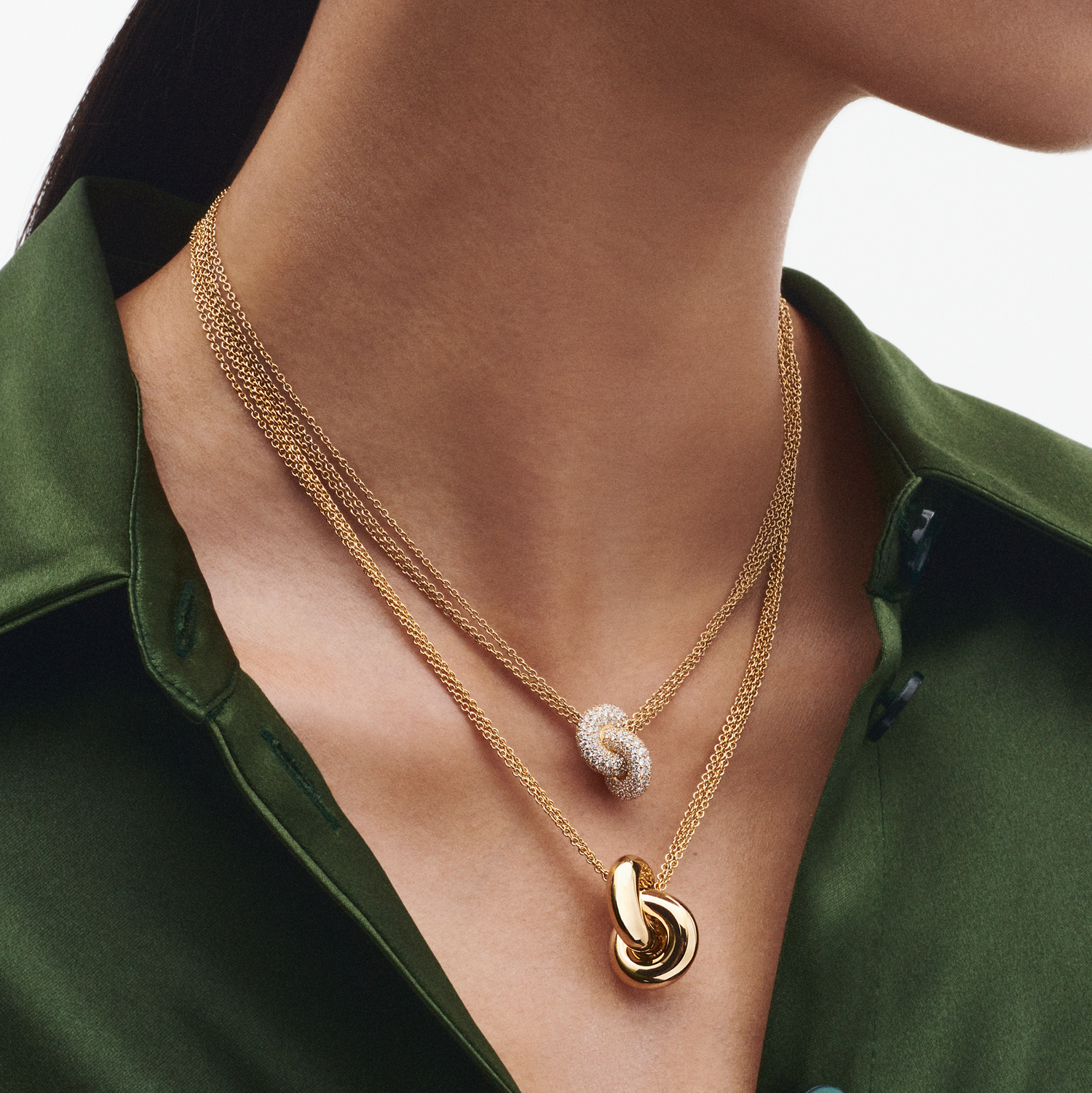 Legacy Knot Pendant Medium Pavé
